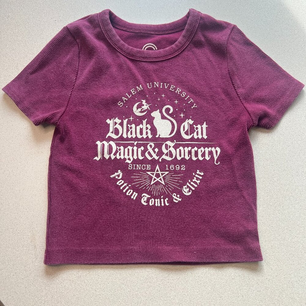 Salem University Black‎ Cat Magic & Sorcery Graphic Tee Women's Size Small